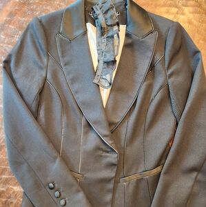 WHITE HOUSE BLACK MARKET WOMEN'S WAIST LTH BLACK TUX JACKET SZ 4 w Ruffle Collar